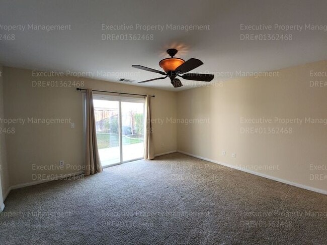 Building Photo - Spacious 4 bedroom 2 bathroom home located in the Ashton Falls community