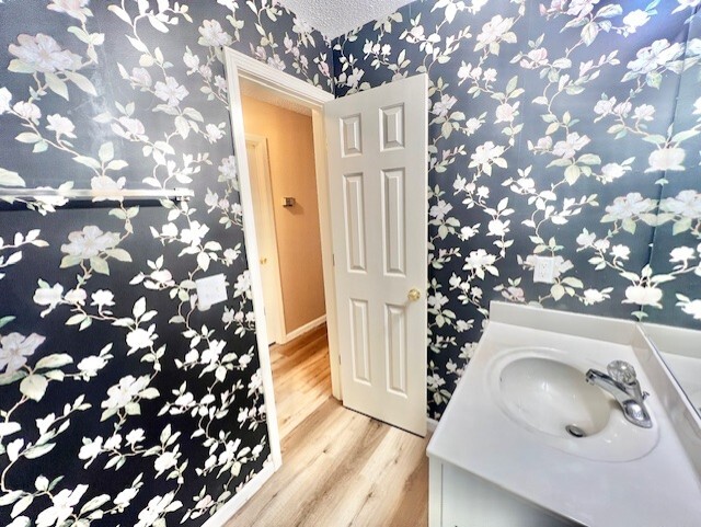 Building Photo - 2117 Sanderling Dr