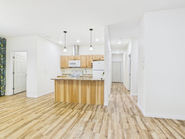 Building Photo - 835 Marquette Loop