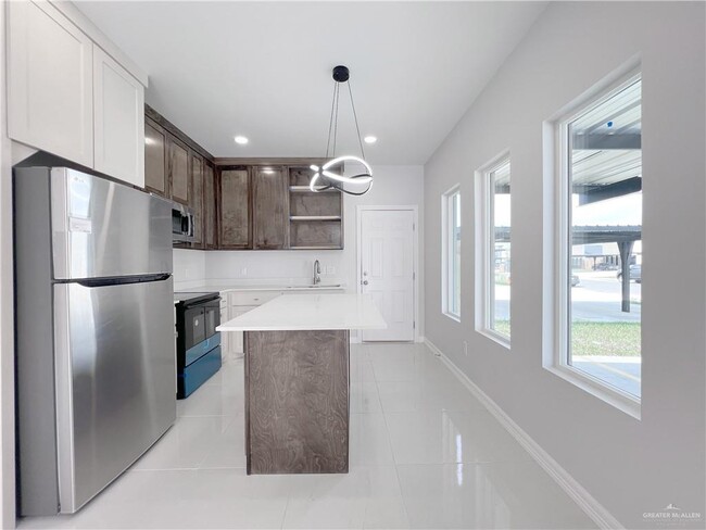 Building Photo - 2900 S Links Dr