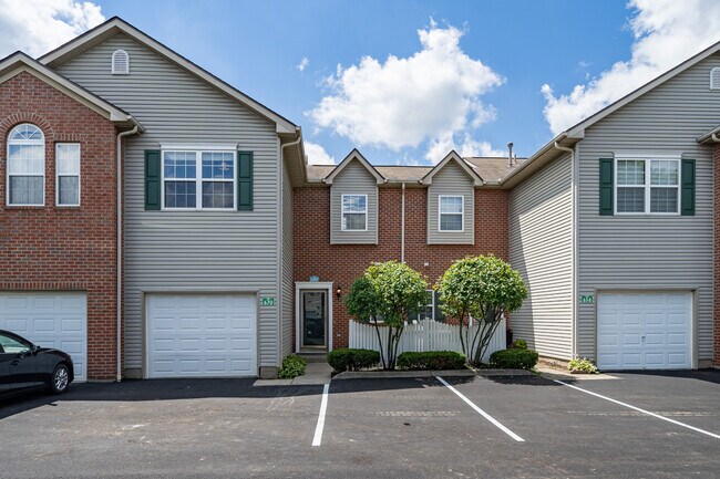 Primary Photo - 670 Mystic Pointe Dr