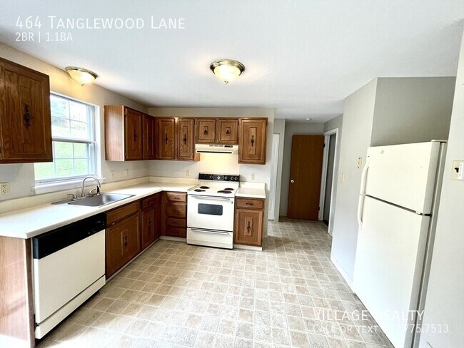 Building Photo - 464 Tanglewood Ln