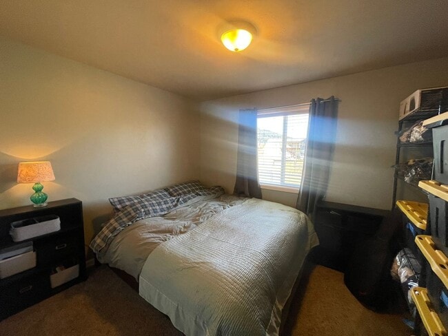 Building Photo - Pet Friendly UNFURNISHED LONG TERM Kalispe...