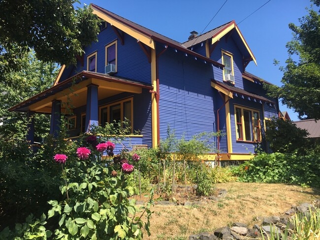 Primary Photo - 3650 SE 26th Ave