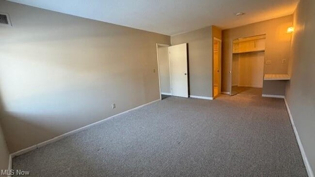 Building Photo - 1263 Lost Nation Rd