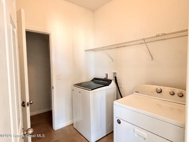 Building Photo - 1623 Musgrass Cir