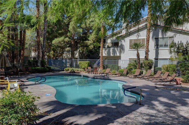 Building Photo - 5216 Mandalay Springs Dr
