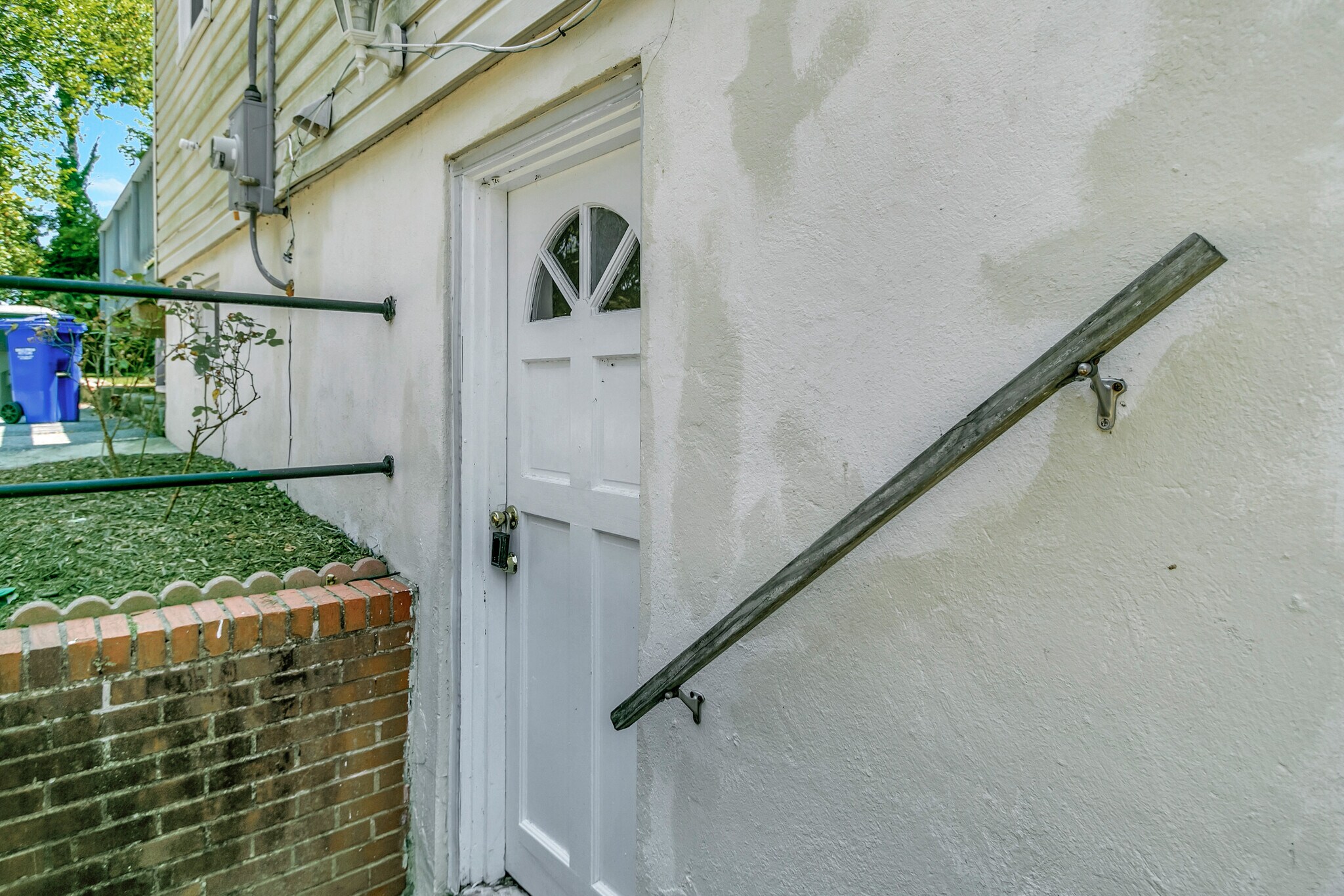 Building Photo - 9085 Autoville Dr