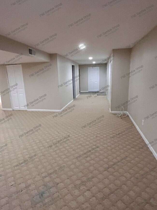 Building Photo - 1523 Schumacher Dr