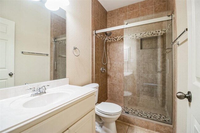 Building Photo - 4004 Buckhaven Cove