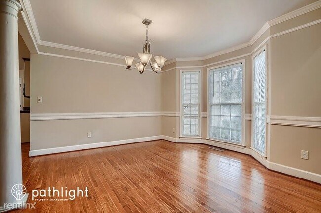 Building Photo - 3125 Harold Way SW UNIT