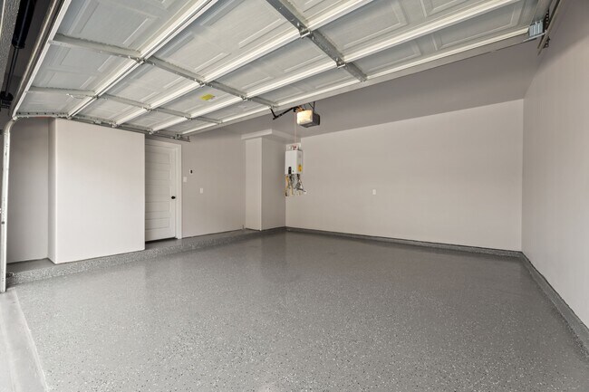 Building Photo - 8521 Brandon St