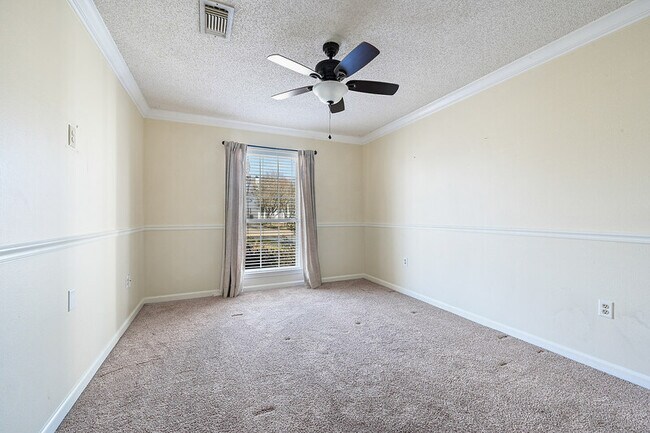 Building Photo - 10716 Misty Vale Ave