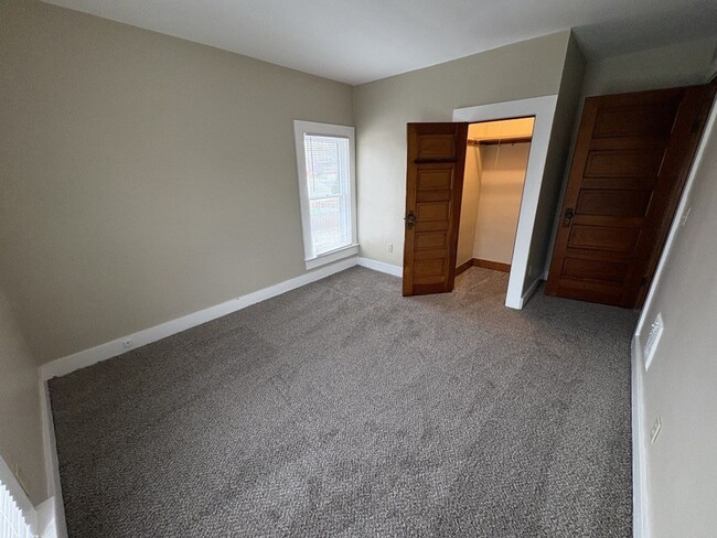 Building Photo - 3-Bedroom House on Corner Lot