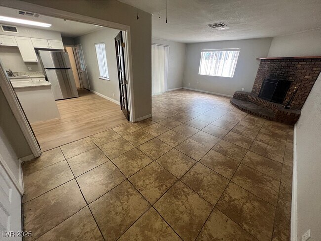 Building Photo - 5909 Glen Eagles Ln