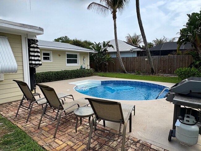 Building Photo - *ROCKY POINT GEM* 3/2/1 Pool Home with Lawn and Pool Care Included!
