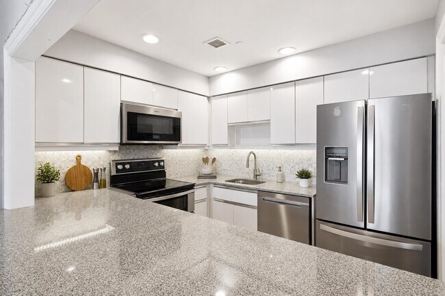 Building Photo - 100 Shearwater Ct E