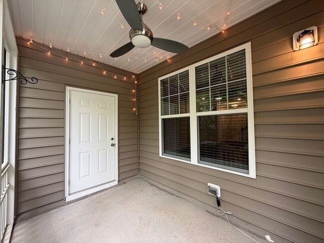 Building Photo - 414 Shale Creek Dr