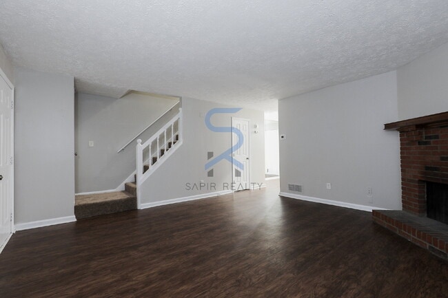 Building Photo - Move in before October 31st and choose you...