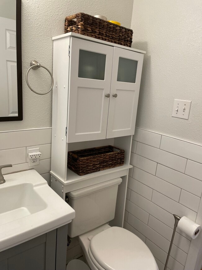 Building Photo - 4706 E Dartmouth Ave