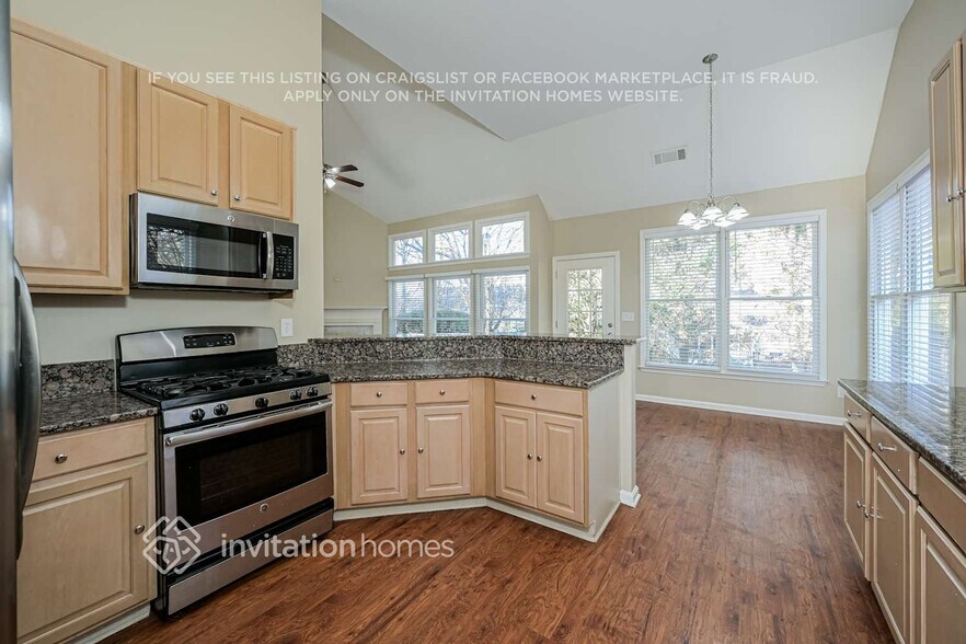 Building Photo - 135 Springlaurel Ct