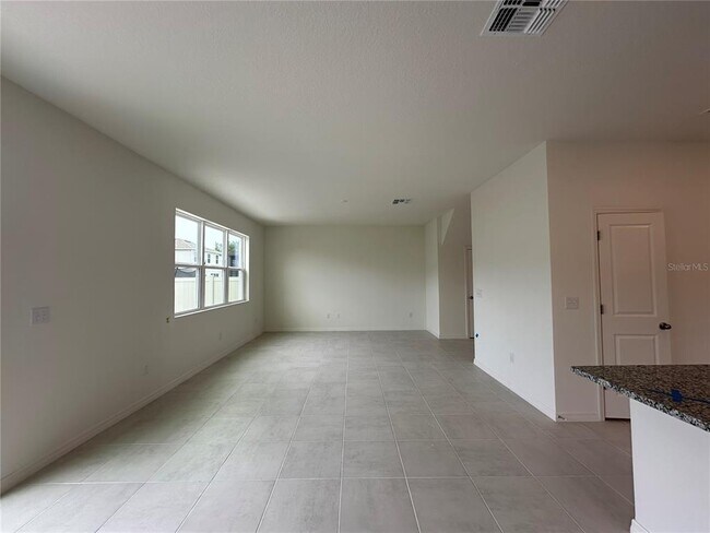 Building Photo - 37411 Roanoke River Wy