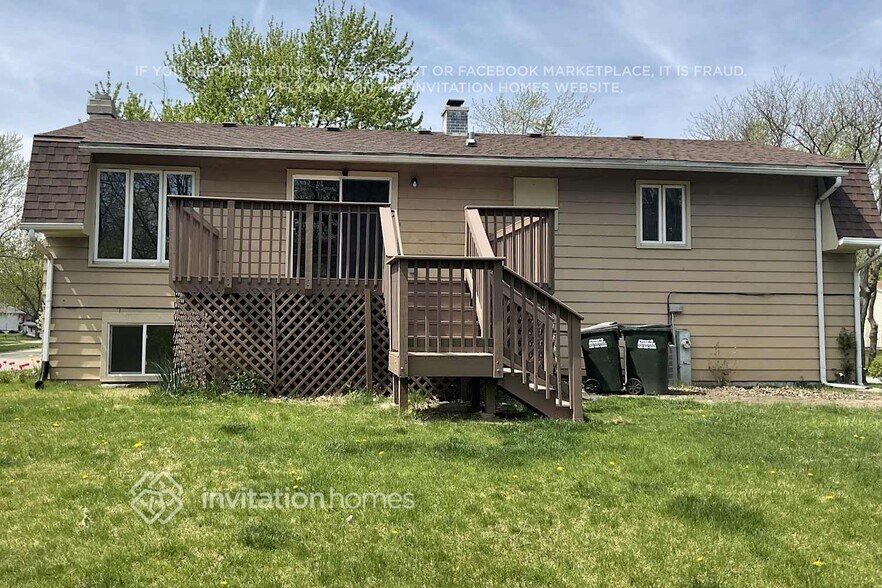 Building Photo - 714 N Pinecrest Rd