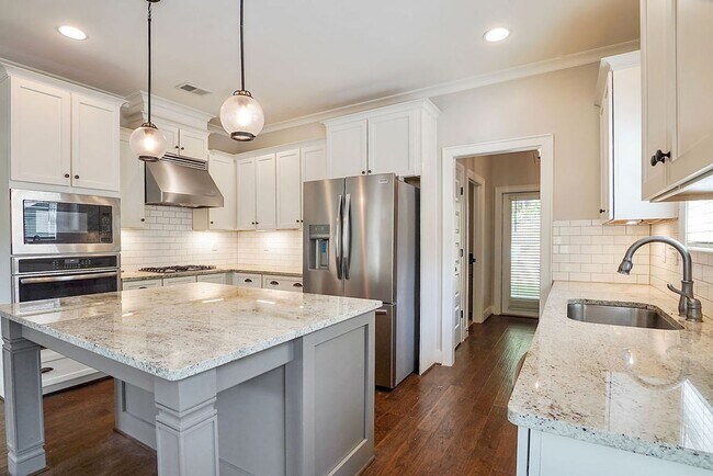 Building Photo - 4790 McGill Ct