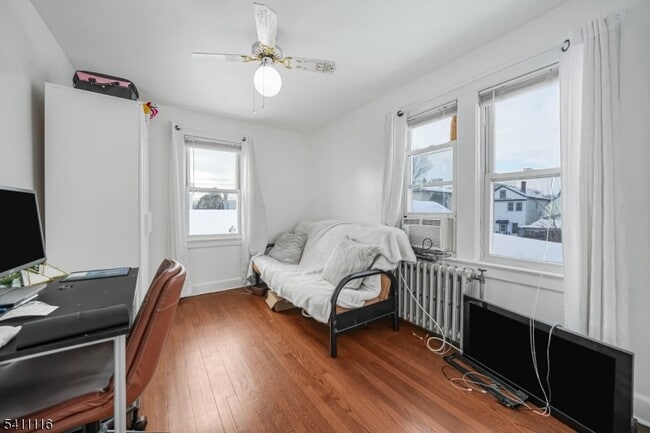 Building Photo - 416 2nd St