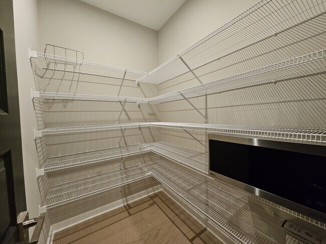 Building Photo - 228 Oakhurst Wy