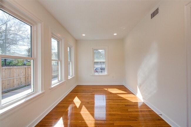 Building Photo - 2208 Blodgett St