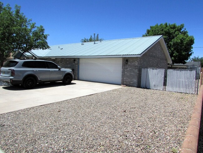 Primary Photo - 3 Bedrooms, 2 Bath House