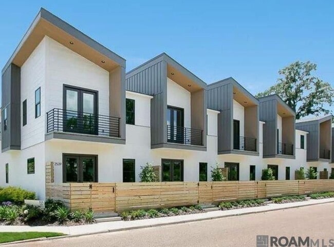 Building Photo - 2539 Fiero St