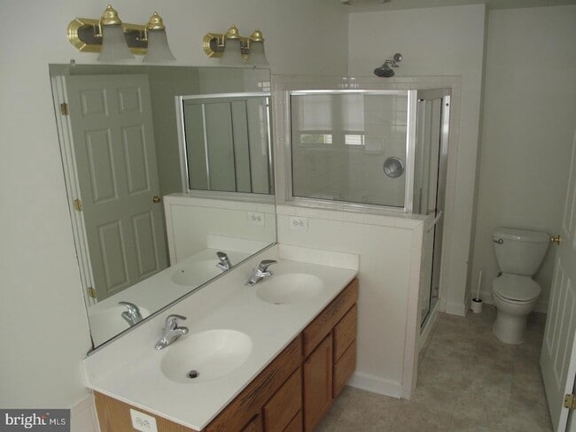 Building Photo - 8176 Skelton Cir