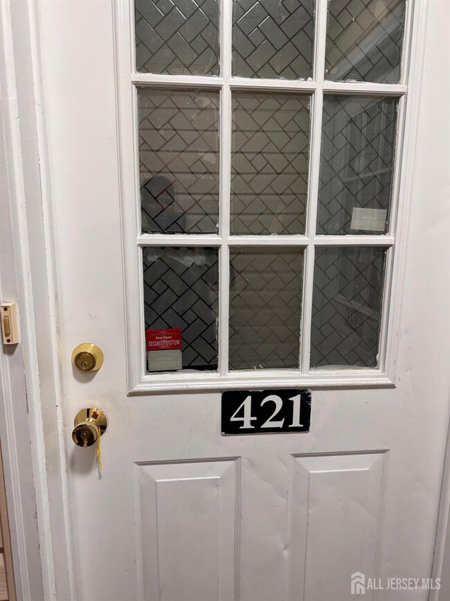 Building Photo - 421 Plymouth Rd