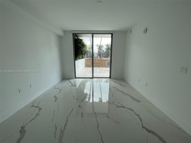 Building Photo - 300 Sunny Isles Blvd