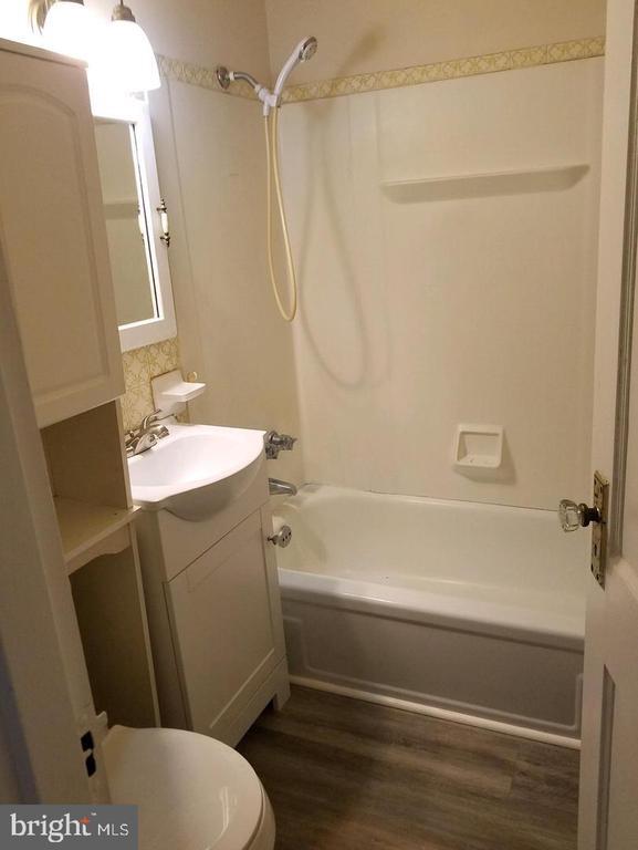 Building Photo - 3890 Glymont Crest Rd