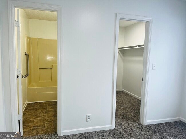 Building Photo - 207 Harwell Ave