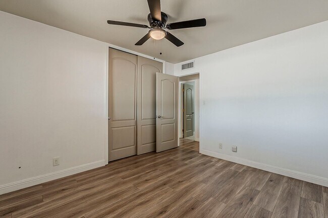 Building Photo - Three bedrooms and POOL in South Scottsdale!