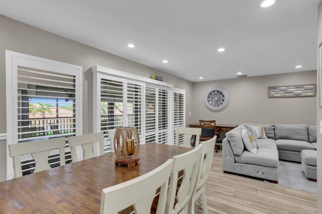 Building Photo - 60 Pelican Pointe Dr