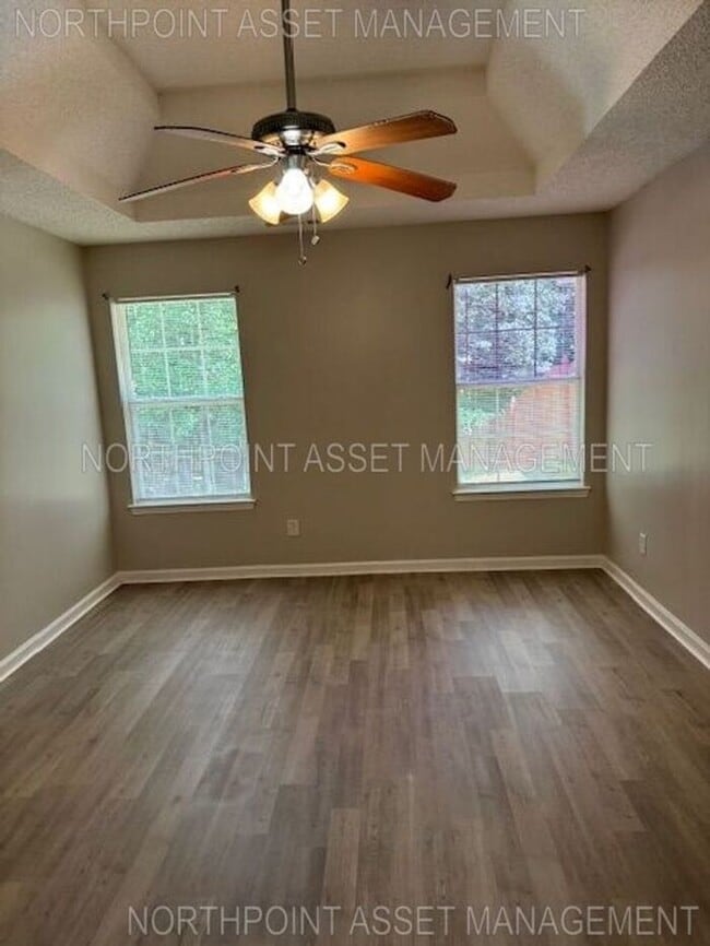 Building Photo - Beautiful 3BR 2BA Home w/ Attached Garage in Fairburn