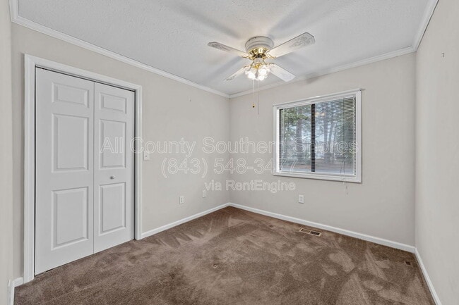 Building Photo - 305 Resort Dr