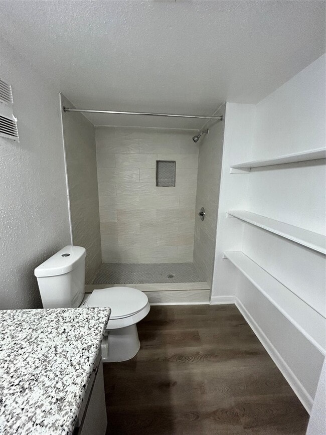 Building Photo - 3901 Woodchase Dr