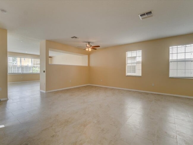 Building Photo - 17552 Queensland St