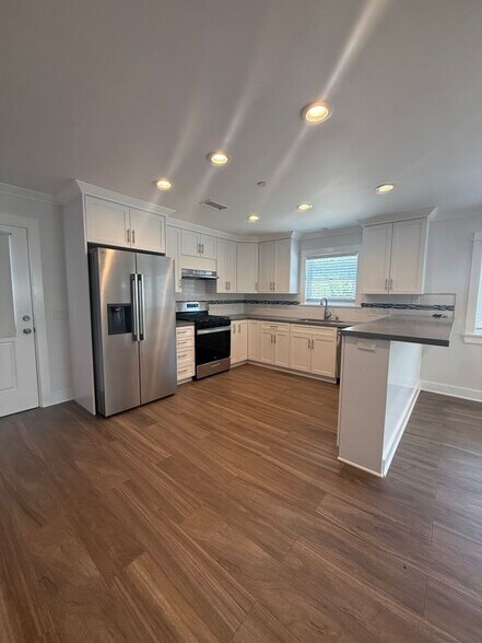 Building Photo - 3533 Brandon St