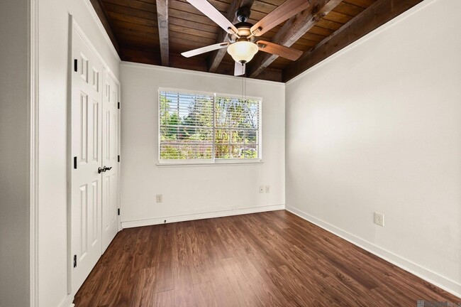 Building Photo - 2963 Greenwood Dr