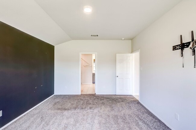 Building Photo - 9705 Kensley Rose Dr