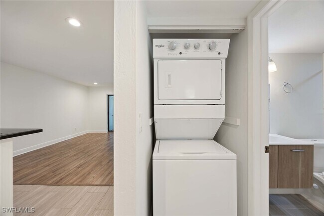 Building Photo - 28180 Pine Haven Way