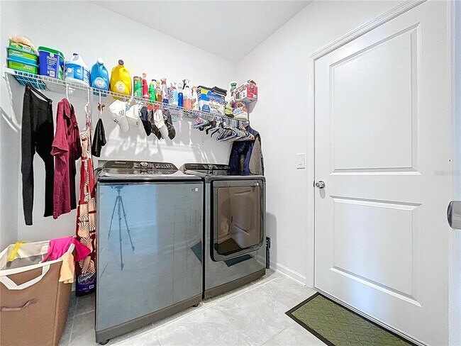 Building Photo - 1285 Deepwater Cir