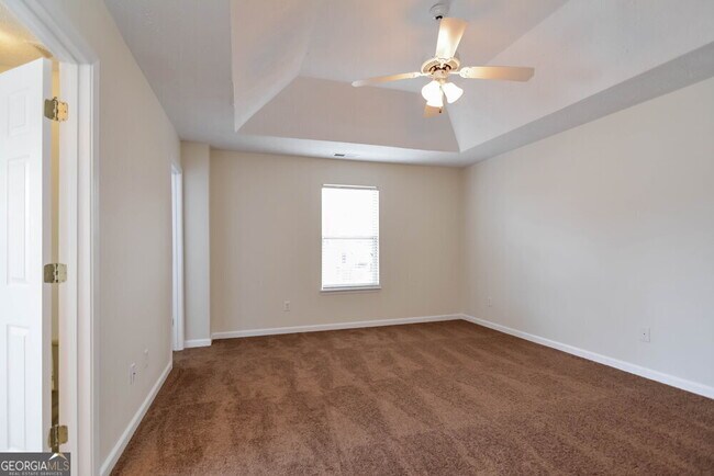 Building Photo - 2770 Lake Park Ridge W